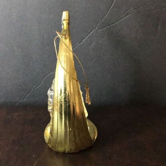 Ornament ￼ Vintage, holy family manger Nativity scene - Picture 3 of 6